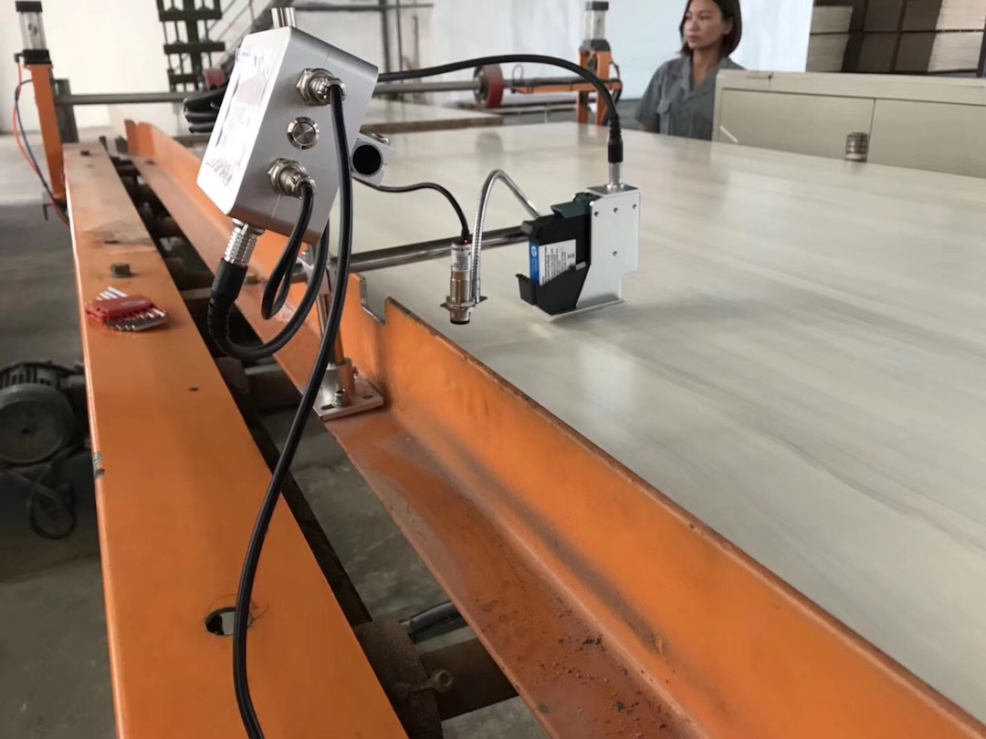 板材防偽？合肥依瑪噴碼機為平安樹輕松實現(xiàn)